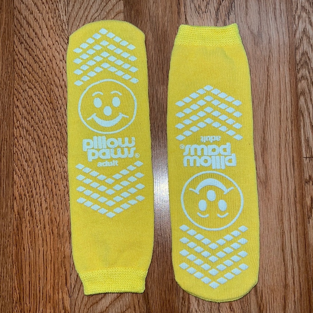 Pillow Paws No Slip Socks NWOT